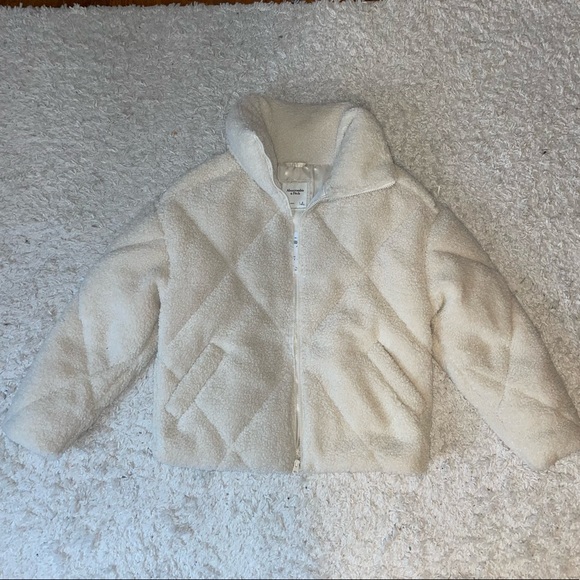 Fluffy Jacket - Picture 3 of 3